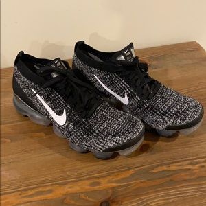 Air Vapourmax - Nike - black & white
